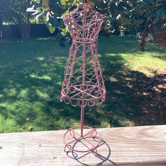 DRESS FORM Jewelry Purple Wire Jewelry Stand Organizer Home Decor 13.5 x 4.5 in - Picture 3 of 9